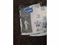 Doos met diverse tyvex coveralls - afbeelding 2 van  2