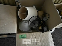 Doos met diverse verlichting - afbeelding 1 van  1