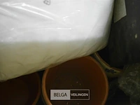 Doos met inhoud div retro materialen - afbeelding 7 van  7