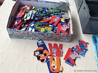 Doos met letters - afbeelding 1 van  2