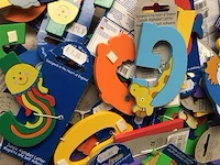 Doos met letters - afbeelding 2 van  2