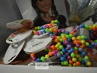 Doos met partiy versiering - afbeelding 5 van  7