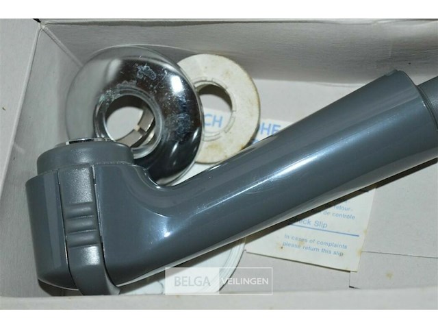 Doos met sanitair onderdelen - afbeelding 3 van  3