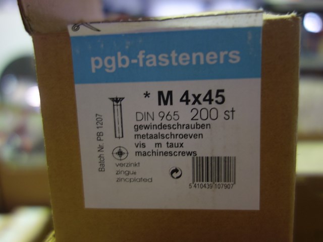 Doos met vijzen en moeren m4 - afbeelding 2 van  3