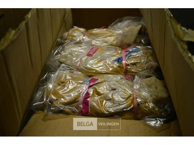 Doos met werkhandschoenen - afbeelding 1 van  4