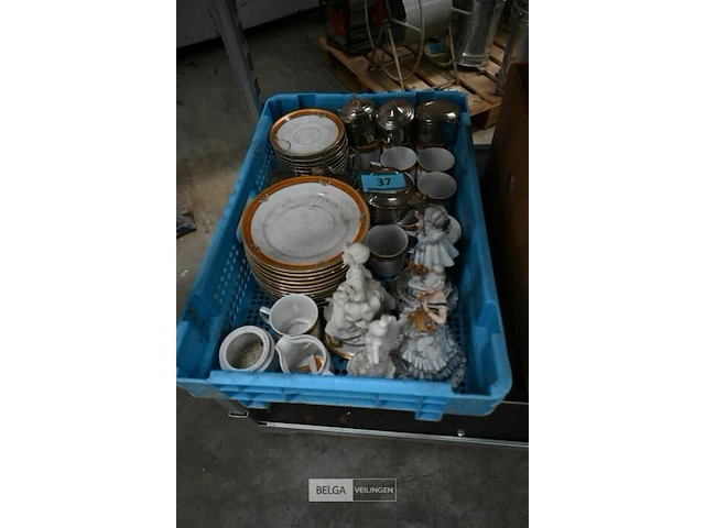 Doos porselein - afbeelding 2 van  2