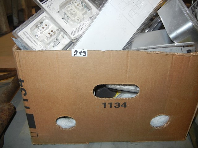 Doos stopcontacten - afbeelding 1 van  3