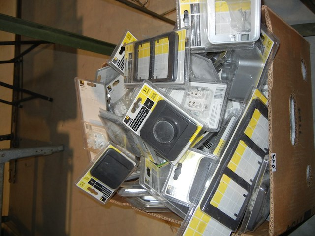 Doos stopcontacten - afbeelding 2 van  3