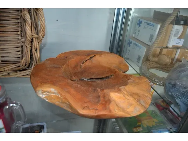 Doos theelichtjes, kaars in glas, 2 rieten manden, houten schaal - afbeelding 3 van  7