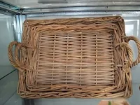 Doos theelichtjes, kaars in glas, 2 rieten manden, houten schaal - afbeelding 5 van  7