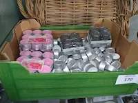 Doos theelichtjes, kaars in glas, 2 rieten manden, houten schaal - afbeelding 7 van  7