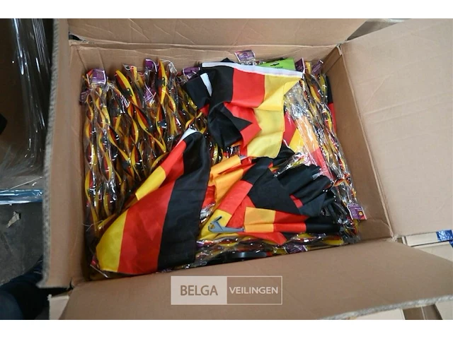 Doos vlaggetjes + windspinner spiraal - afbeelding 2 van  2
