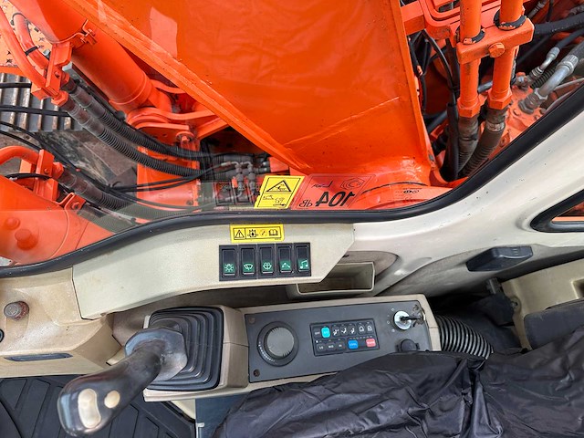 Doosan - 2005 - 175 lc-v - rupsgraafmachine - afbeelding 29 van  43