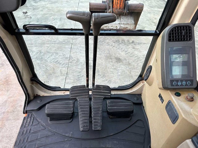 Doosan - 2005 - 175 lc-v - rupsgraafmachine - afbeelding 31 van  43