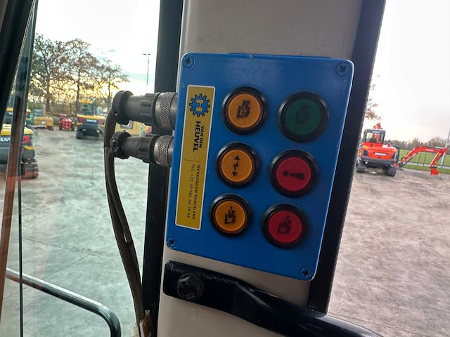 Doosan - 2005 - 175 lc-v - rupsgraafmachine - afbeelding 36 van  43