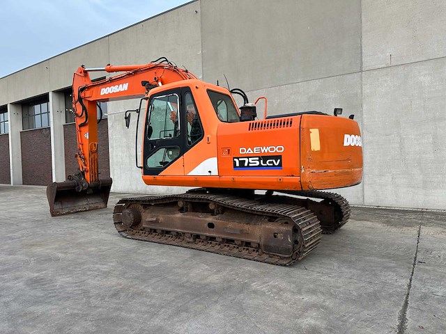 Doosan - 2005 - 175 lc-v - rupsgraafmachine - afbeelding 40 van  43