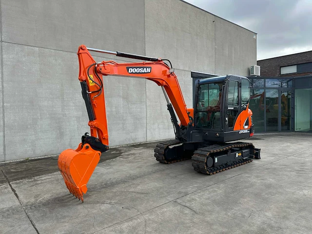 Doosan - 2015 - dx55-9c - midigraafmachine - afbeelding 1 van  45
