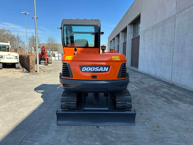 Doosan - 2016 - dx55-9c - midigraafmachine - afbeelding 43 van  47