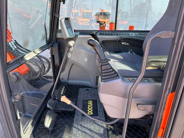 Doosan - 2016 - dx55-9c - midigraafmachine - afbeelding 28 van  47