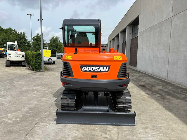 Doosan - 2017 - dx55-9c - midigraafmachine - afbeelding 39 van  43