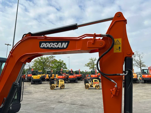 Doosan - 2018 - dx55-9c - midigraafmachine - afbeelding 4 van  45