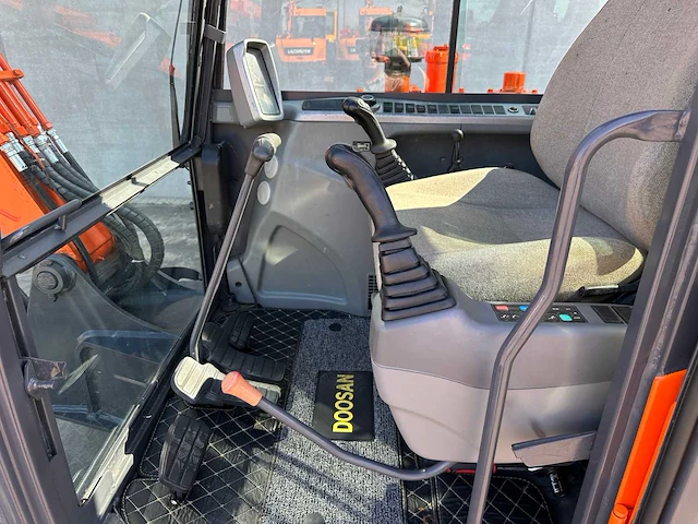 Doosan - 2018 - dx55-9c - midigraafmachine - afbeelding 30 van  46