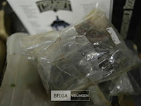 Doosje met nagels ea - afbeelding 2 van  3