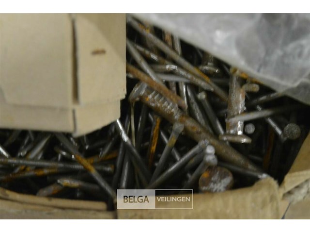 Doosje met nagels ea - afbeelding 3 van  3