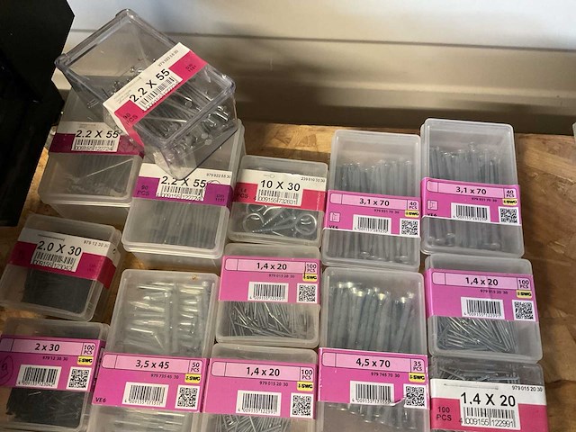 Doosjes nagels schroeven - afbeelding 6 van  7