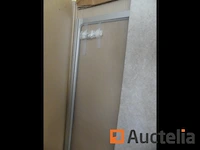 Douchebaden, spiegels, badkamermeubels, vast douchescherm - afbeelding 1 van  9
