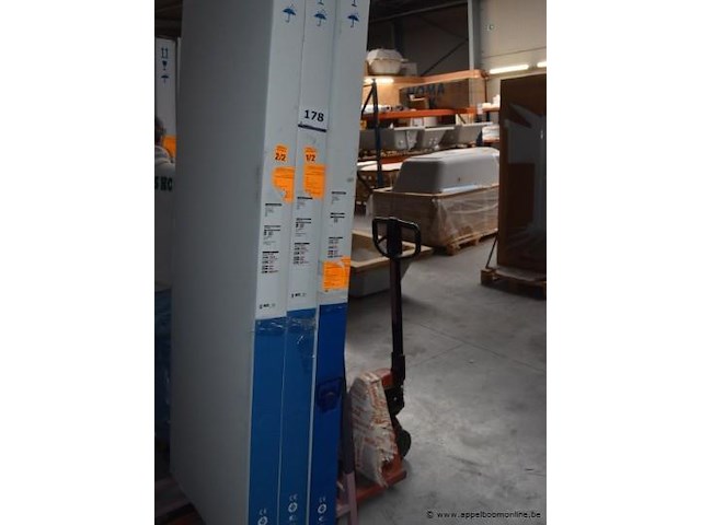 Douchedeur en wanden duka acqua r5000 best uit 2x qtw2r (1400x2000)en qw2l (900x2000) (foto ter illustratie, let op rechts /links) - afbeelding 1 van  2