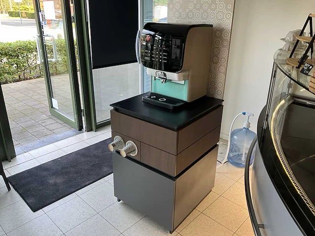 Douwe egberts koffiemachine met muntinworp inclusief meubel - afbeelding 1 van  14