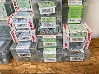 Dozen bouten en houtschroeven - afbeelding 4 van  6