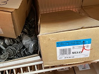 Dozen bouten en ringen - afbeelding 2 van  5