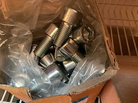 Dozen bouten en ringen - afbeelding 5 van  5