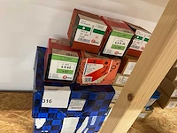 Dozen houtbouten en haken - afbeelding 2 van  5