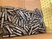Dozen houtschroeven en bitsen - afbeelding 5 van  5