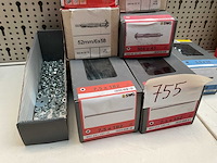 Dozen schroeven en moeren - afbeelding 2 van  5