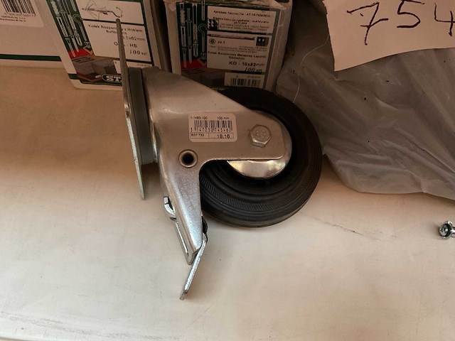 Dozen schroeven en wielen - afbeelding 3 van  9