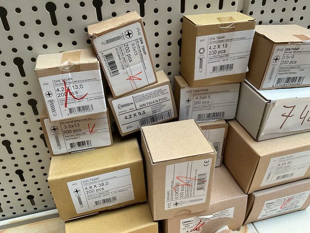 Dozen schroeven - afbeelding 2 van  4