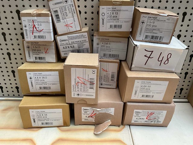 Dozen schroeven - afbeelding 3 van  4