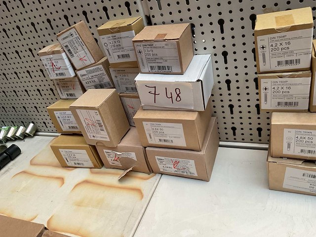 Dozen schroeven - afbeelding 4 van  4