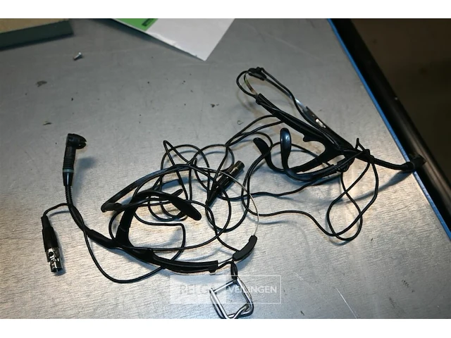 Draadloos microfoonsysteem akg cu 400 - afbeelding 6 van  8