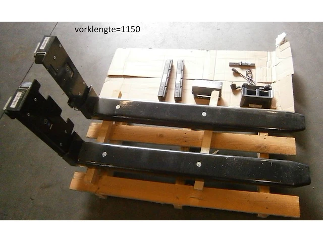 Draadloze weegvorken fem2a 100x45x1150mm 2,5t - afbeelding 1 van  2
