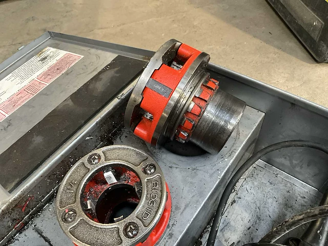 Draadsnijmachine ridgid 690 - afbeelding 2 van  12