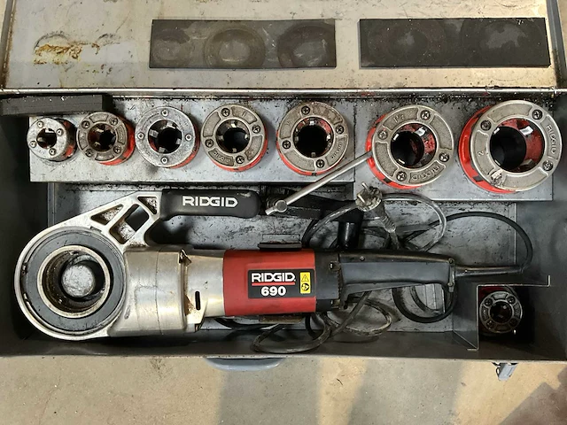 Draadsnijmachine ridgid 690 - afbeelding 1 van  12