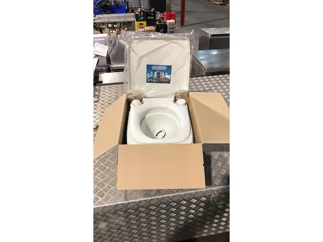 Draagbaar toilet - afbeelding 3 van  4