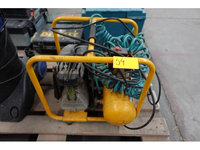 Draagbare compressor stanley - afbeelding 1 van  3