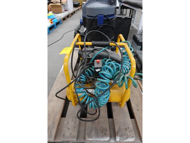 Draagbare compressor stanley - afbeelding 2 van  3