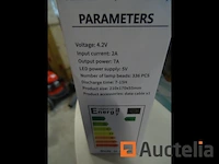 Draagbare led-schijnwerper op zonne-energie - afbeelding 4 van  6